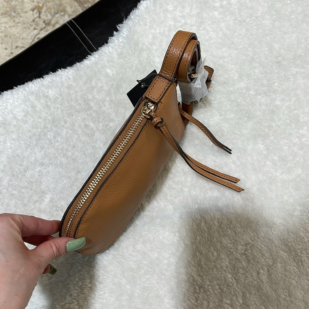 🛍️ Vince Camuto Kenzy Leather Phone Crossbody Bag - Picture 10 of 10